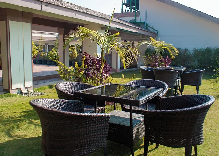 Ananda Pashupati Hotel 4*